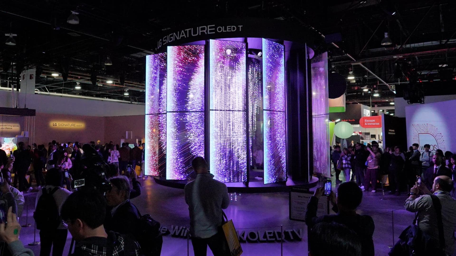 LG Electronics : CES 2025 Hero Wall Display